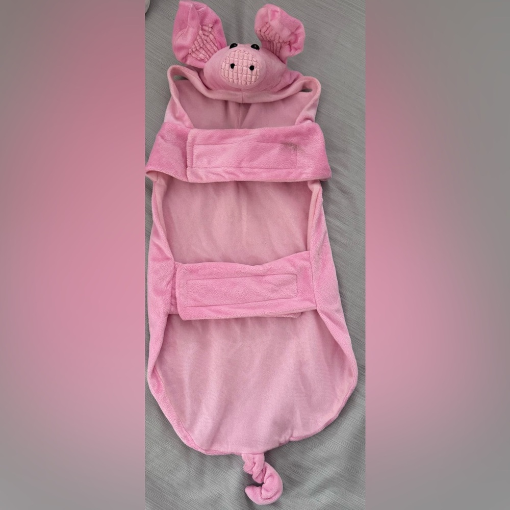 Dog “pig” costume - size M. (Fits dogs about 25 lbs)